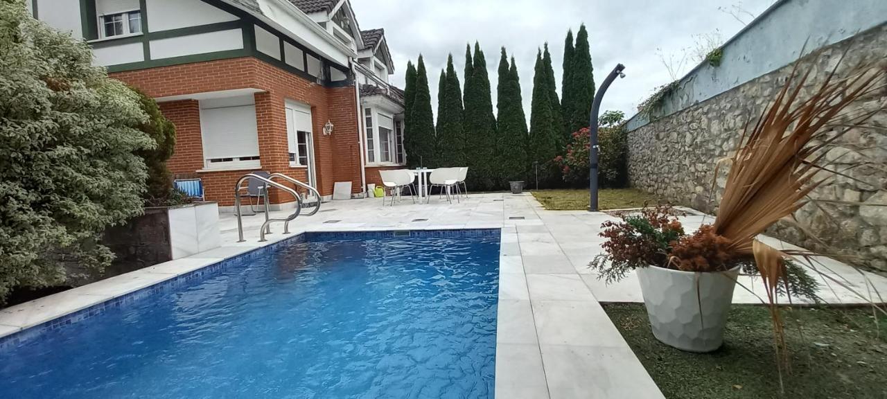 Chalet Con Piscina, Sauna Y Jacuzzi Cerca Del Mar A Media Hora De Bilbao Y Santander El Puente  Esterno foto