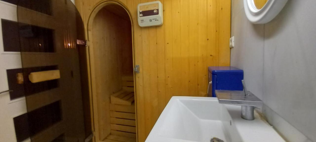 Chalet Con Piscina, Sauna Y Jacuzzi Cerca Del Mar A Media Hora De Bilbao Y Santander El Puente  Esterno foto