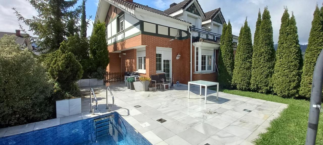 Chalet Con Piscina, Sauna Y Jacuzzi Cerca Del Mar A Media Hora De Bilbao Y Santander El Puente  Esterno foto